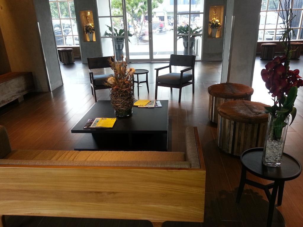 杰姆萨利祖姆斯玛特酒店 泗水 外观 照片